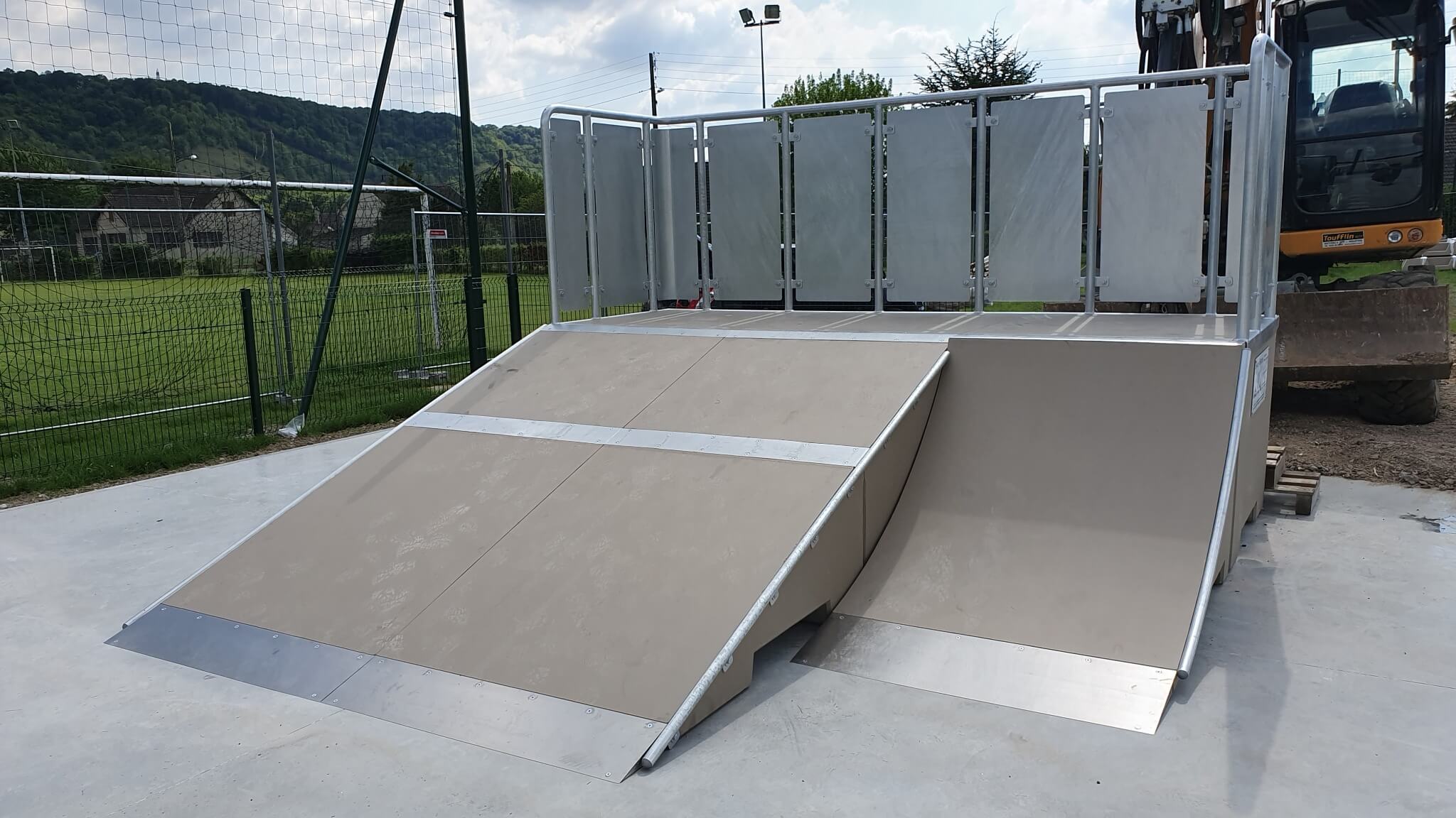 Vue d'ensemble d'un skatepark modulaire